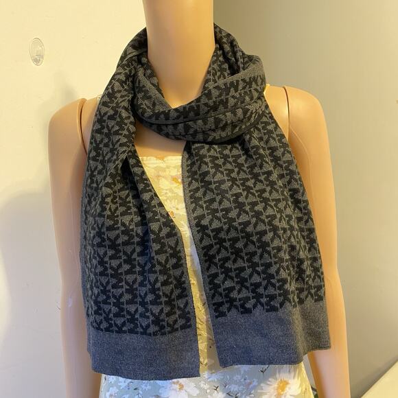 Michael Kors MK Logo Unisex BlackGrey Knitted Rectangle Scarf 9.5x35” NeckWarmer - Picture 4 of 5